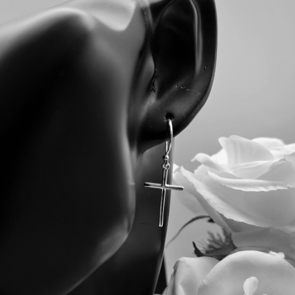 ❤️ THE CROSS DROP EARRING - Picture 5 of 6
